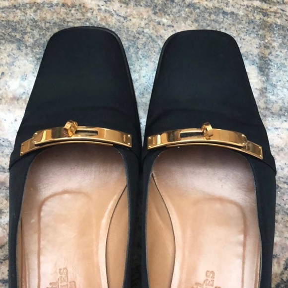 Hermes shoes. In good condition and you can wear any occasion. - Picture 7 of 8